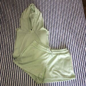 Universal Thread mint green set